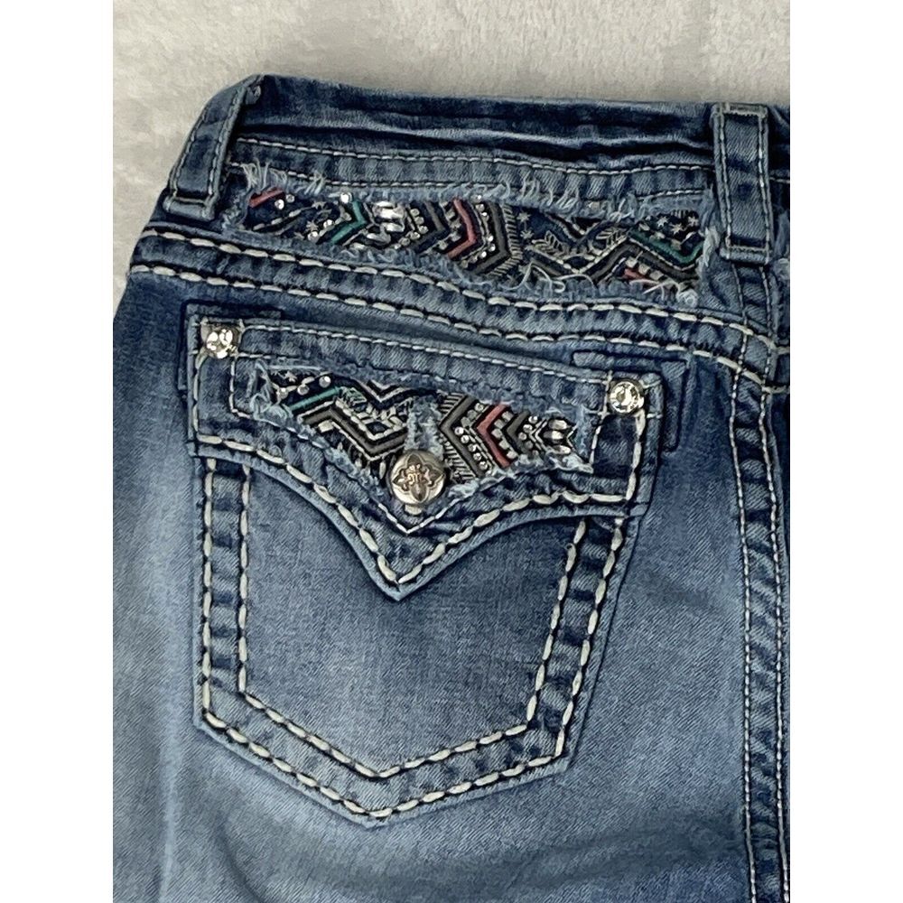 Miss Me Mid Rise Easy Cropped Jeans Women's Raw hem Medium Wash Blue Size 29 - Picture 15 of 16